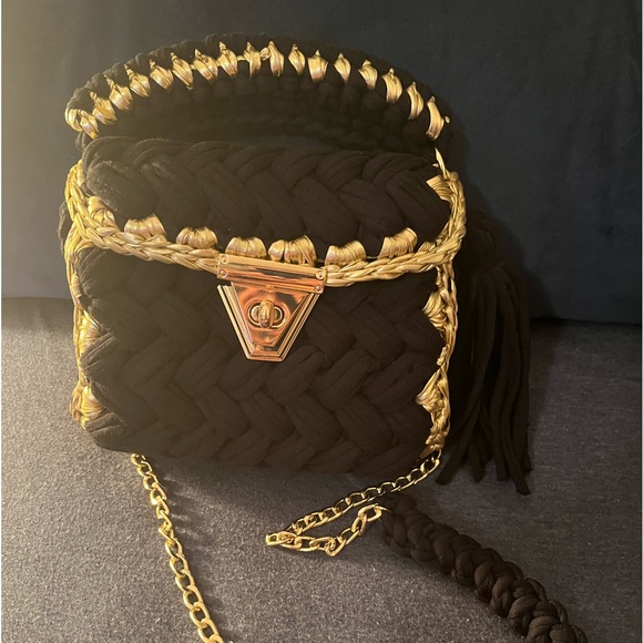 HEAVY DUTY CROCHET BAG. Will definitely turn heads! - Picture 2 of 4